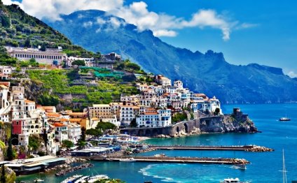 The Town of Amalfi – Picture