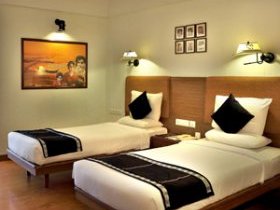 Twin bedroom at the Silvertops Hotel, our charming third stay on this painting holiday in Kerala, India